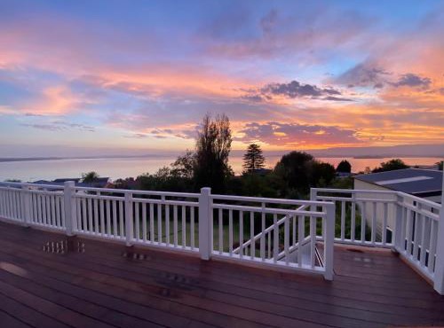 Dog friendly home with spectacular views of Lake Illawarra
