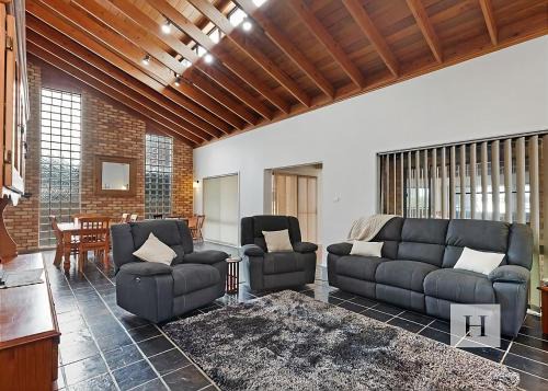 Mannering Lake House