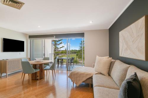 Modern Dual-Key Apartment at Salt Spa Resort by uHoliday - 2BR, 1BR and Hotel Room configurations available