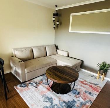 Elevated Woombye Retreat Views, Privacy & Style!