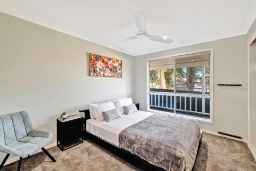Water Views - Boat Parking - King Bed - Air Con