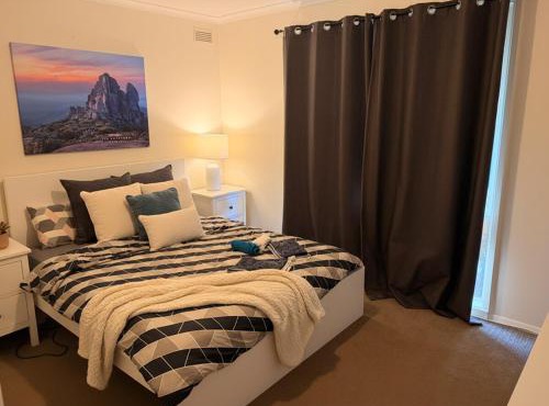 Coastal Retreat, Spacious Home with EV Charging, Alfresco, Parking & WiFi