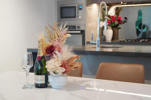 Prestige 3BR Retreat with 2 Parking Prime Sydney