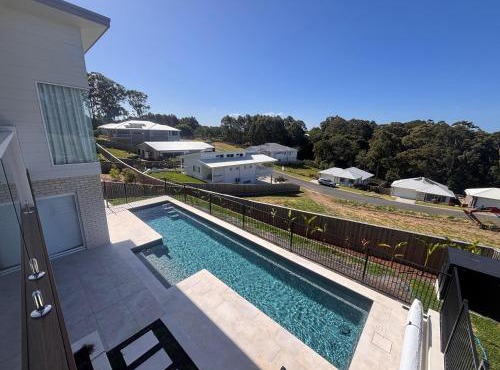 76 Red Head Road