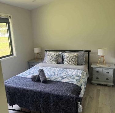 Rural Self Contained 3 bedroom Cottage on acreage,