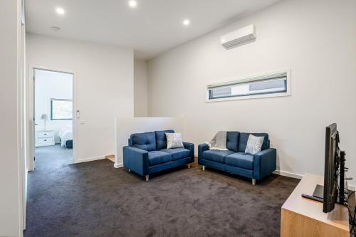 Fresh, Modern Escape, Minutes to the Beach