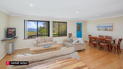 Cuttagee Beach Cottage 2 - Tathra Bermagui Rd 3521
