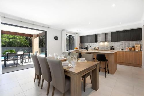 Sunce Manyana - Luxury Holiday Home with Pool and Spa