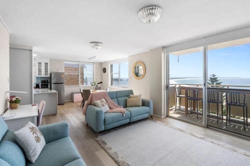 Bright Beachside Escape at The Entrance