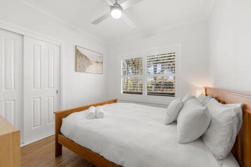 Dolphin Cove - Pet Friendly with Fireplace