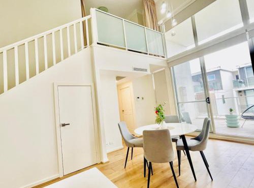 Modern Two-Level Apartment in the Heart of Epping
