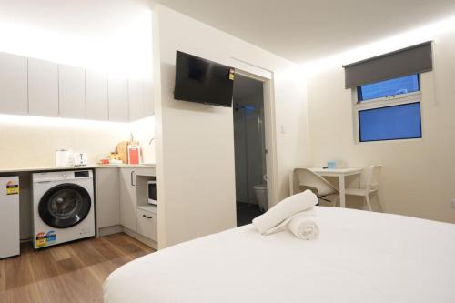 Comfy studio in Crows Nest
