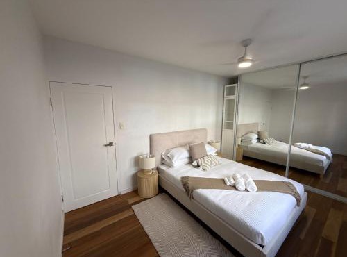 Peaceful Randwick Apt With Parking