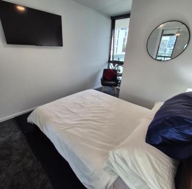 Private Bedroom & Bathroom in an Amazing Shared Brisbane Apartment