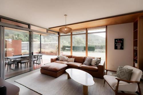 Woodbridge Hill Country Escape