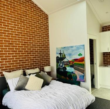Studio in CBD Bathurst