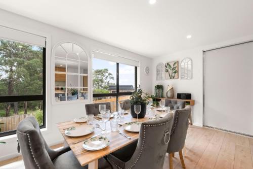Gorgeous 4 Bedroom House - Blackmans Bay