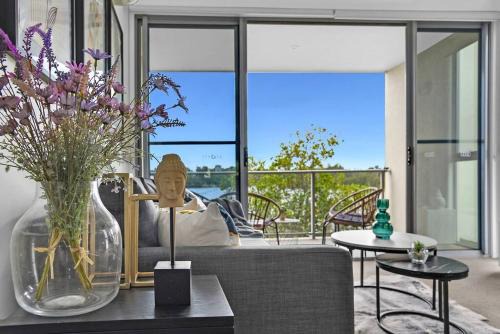 Water View Modern Tri-level Townhouse in Carrara with 2 Parking Spots
