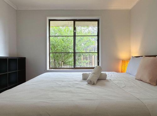 Seven Mile Beach House - 5 minutes to the Airport