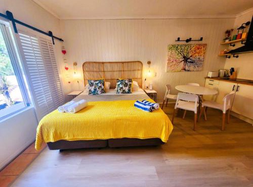 Private Hotel Studio Apartment - Full Kitchen
