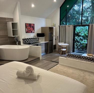 Gallery Walk Chalets - Tamborine Mountain