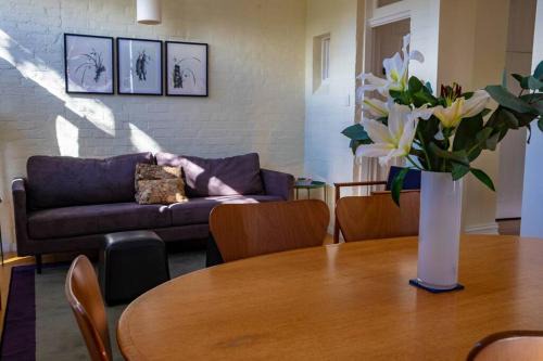 Battery Point Village - Stunning Large Home