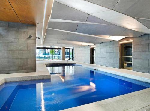 WOW Apartment on Lonsdale