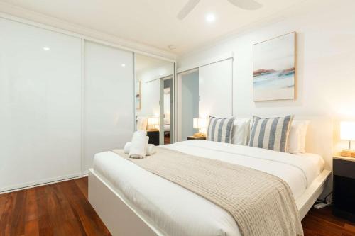 Moffat Beach Coastal Contemporary Unit A