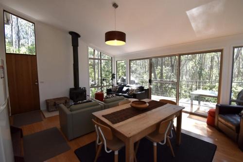 11 Burrawong