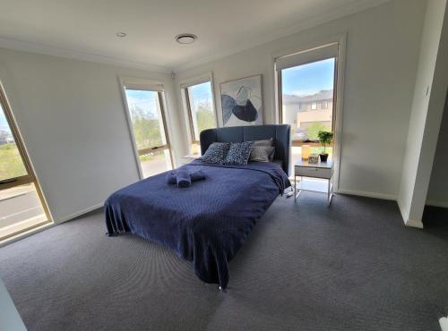 5 bedroom luxurious house in Marsden Park