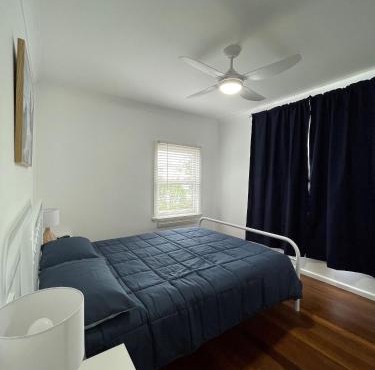 Sea Salt Cottage - Bring your own linen.