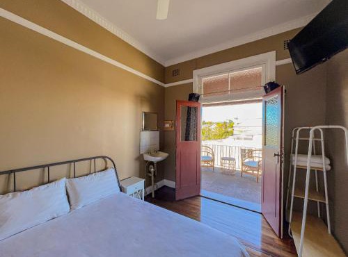 Commercial Hotel Bega