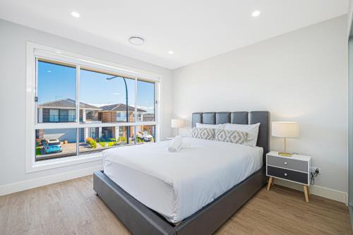 Marsden Park 2 level warm house near Parks