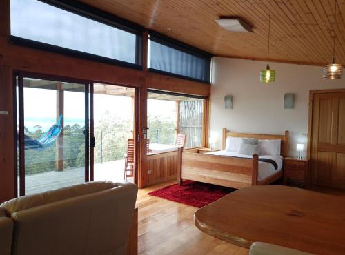 Woodbridge Hill Hideaway