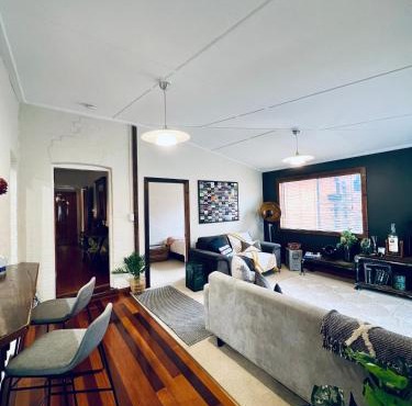 Location cottage with industrial touch