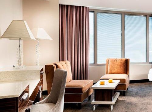 Swan River Hotel