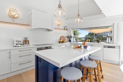 Hastings St Gem with Pool, Newly Renovated