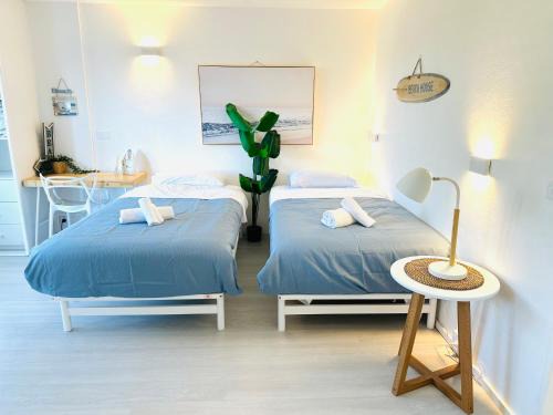 HolidayRento Bondi Rooftop Pool & Air Con Studio